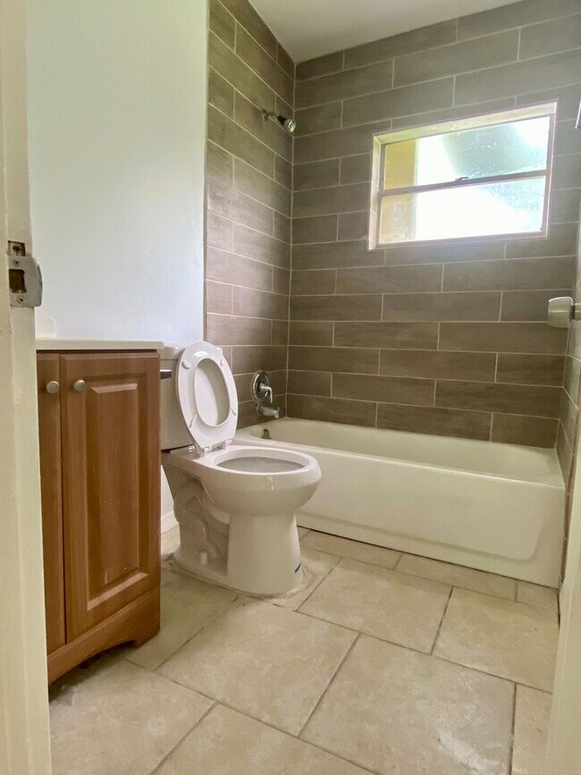 Foto del edificio - 3 Bedroom Home Now Available for Rent