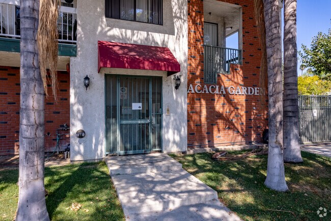 Entrance - 317 W Acacia Ave