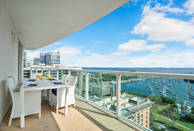 Foto del edificio - 2889 McFarlane Rd