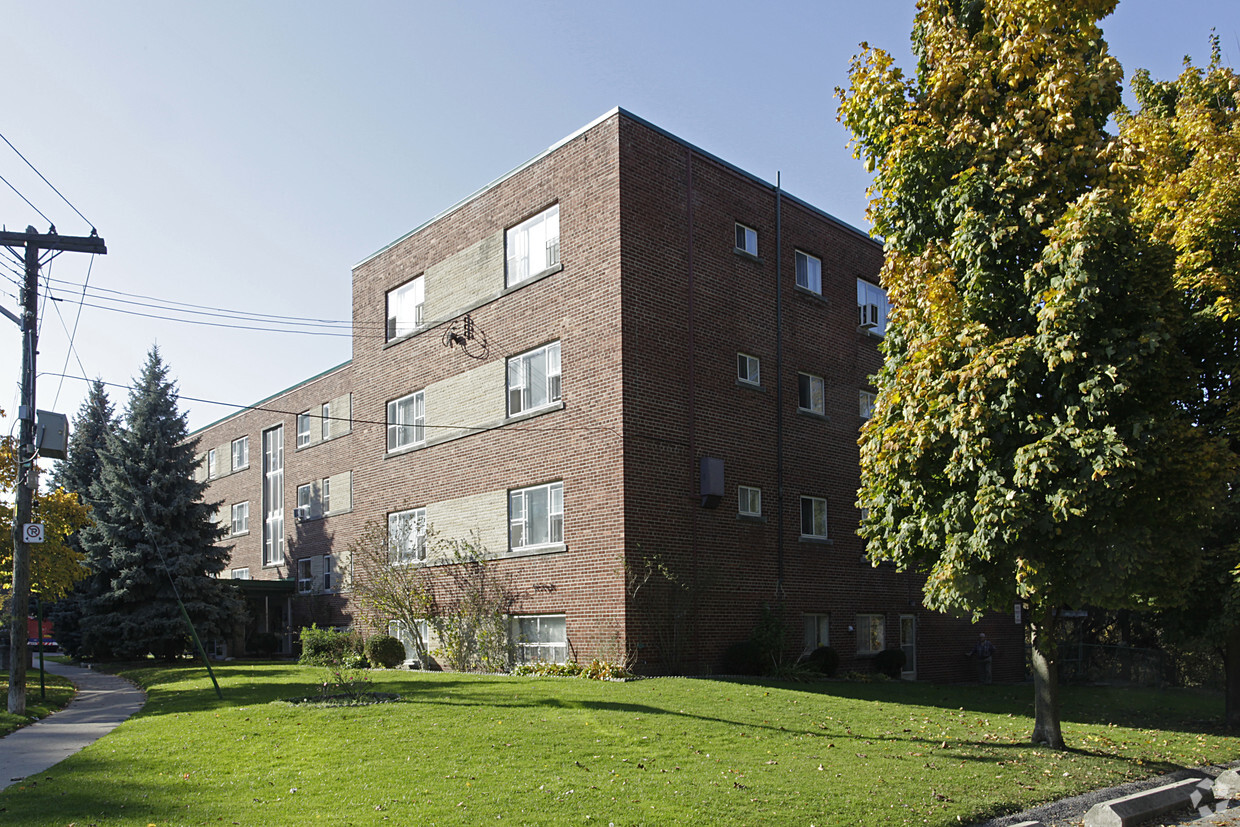 Building Photo - Treetops