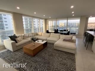 Primary Photo - 2 br, 2.5 bath Condo - 2751 S Ocean Dr Apt...