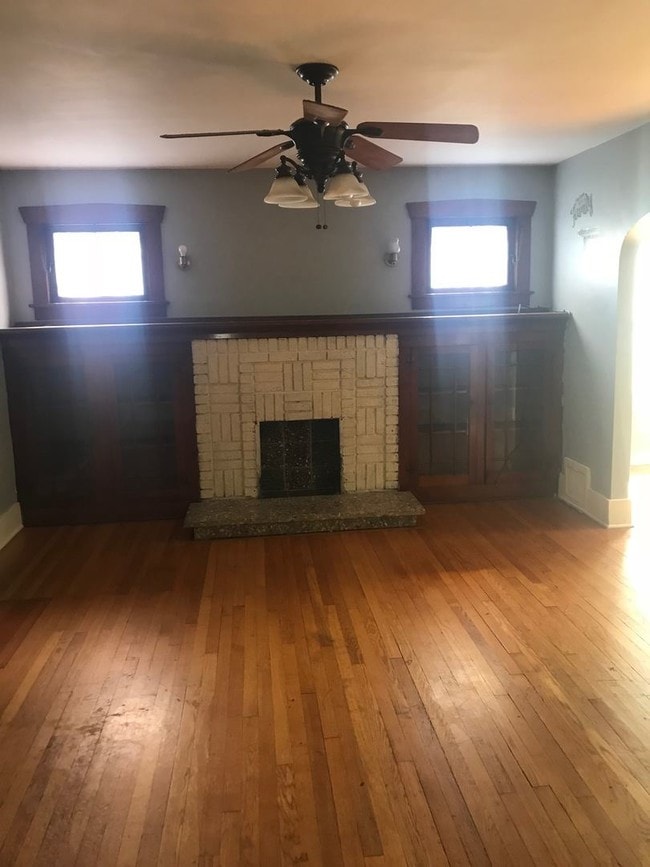 Building Photo - 3 br, 1 bath House - 1115 Bond St
