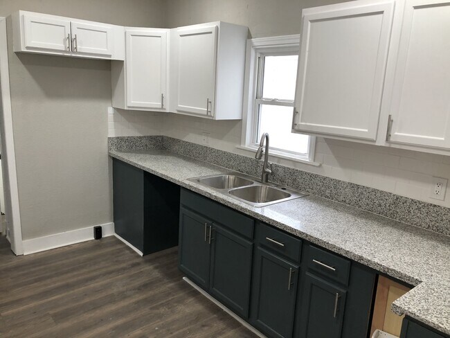 Renovated kitchen. Will include dishwasher, oven/range, and microwave - 3604 S Benton Ave