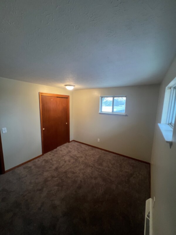 236 Kennedy St Unit 236, Louisville, OH 44641 Room for Rent in