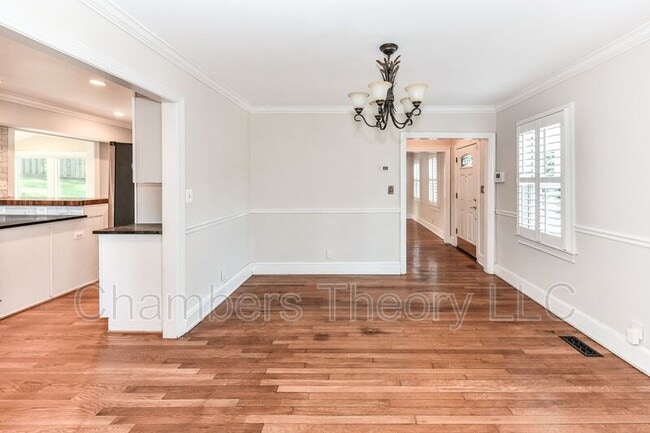 Building Photo - 6911 Elm Dr