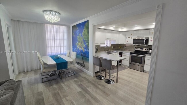 Building Photo - 1351 NE Miami Gardens Dr