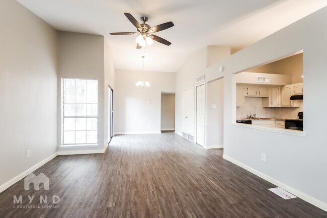 Building Photo - 14318 Flair Dr