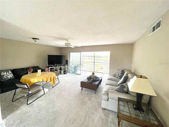 Building Photo - 4040 Ironwood Cir