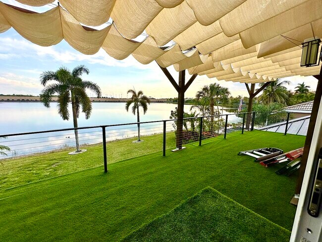 Foto del edificio - 10250 NW 60th Pl