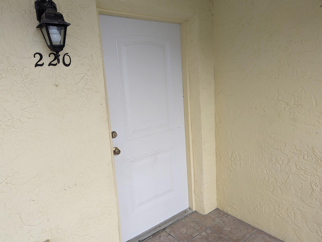 Foto principal - 3135 Shady Dell Ln