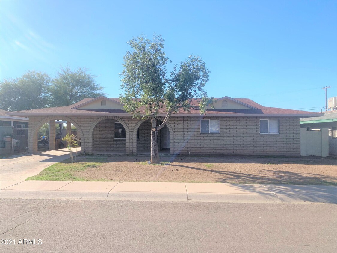 Foto principal - 9257 W Polk St