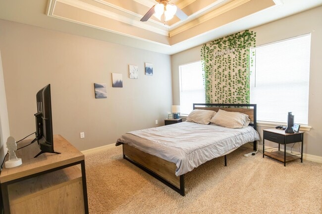 Building Photo - Move-in Ready 3 bed/ 2 bath home in Legacy