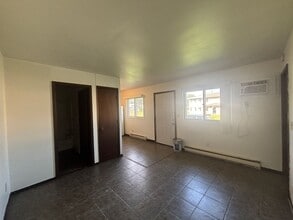 Building Photo - 1749 La Cres St