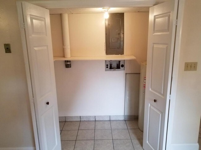 Building Photo - 1005 Star Street, Apt. 3