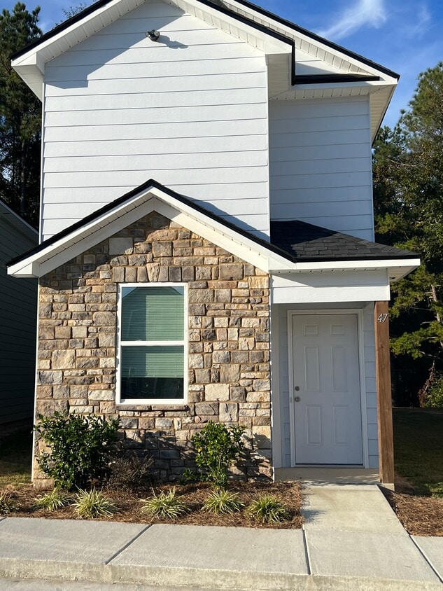 Primary Photo - 47 Arbor Cove Dr