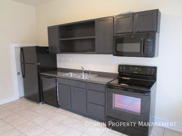 Photo - 211 E Leigh St House