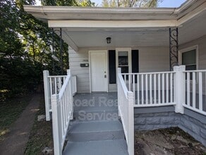Building Photo - 1406 Calumet Ave