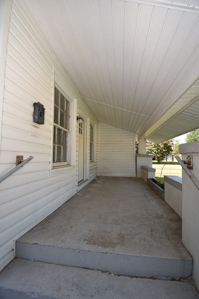 Foto del edificio - Recently Updated 3 Bedroom House