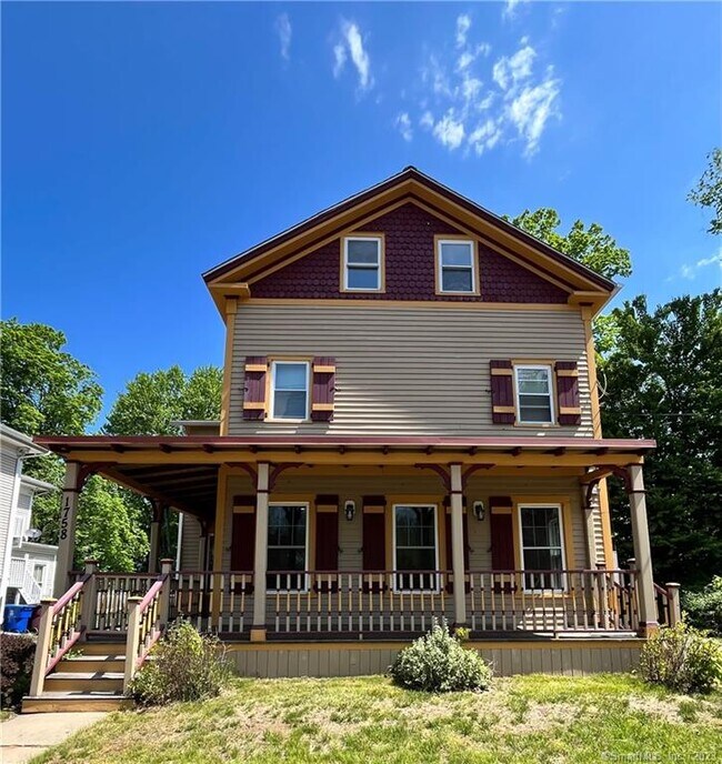 Building Photo - 1758 Farmington Ave