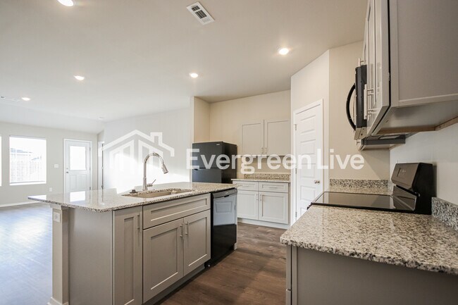 Building Photo - 6615 NW Kathleen St