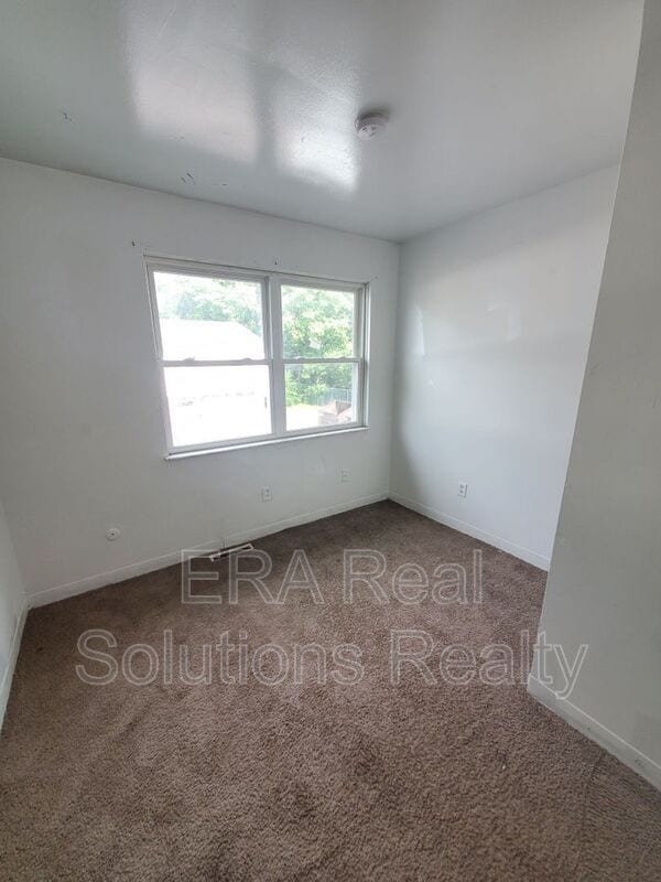 Foto del edificio - 3294-3298 E 5th Ave