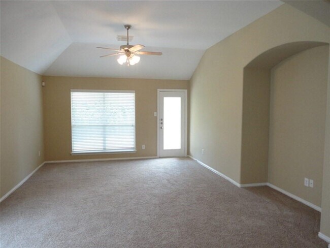 Building Photo - 2918 Meridian Bay Ln