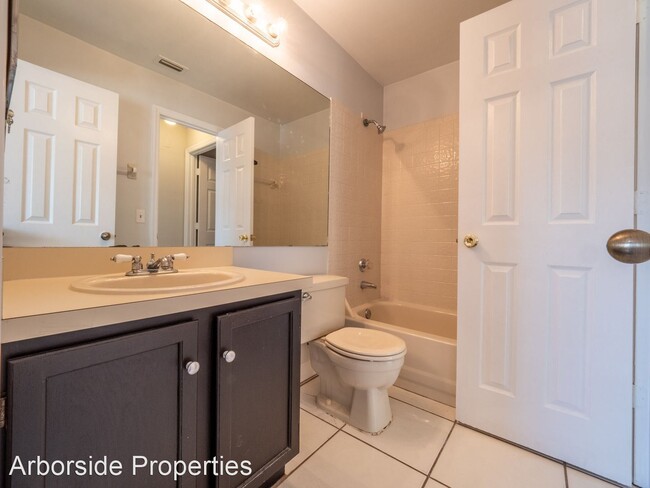 Building Photo - 944 Bakewell Ct