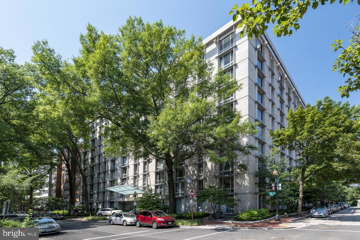 Primary Photo - 950 25th St NW