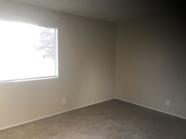 Foto del edificio - 1215 E 5th St