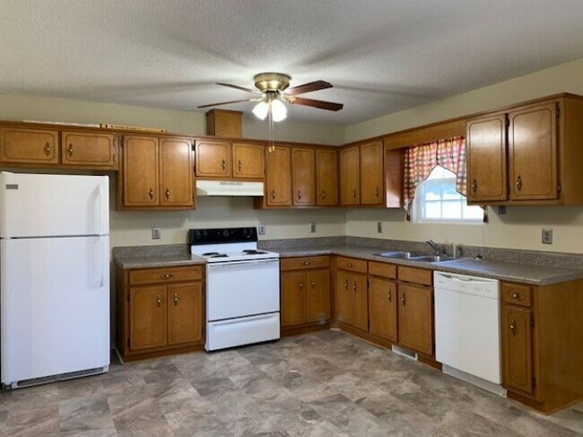 Building Photo - 179 Hunt Hollow Dr