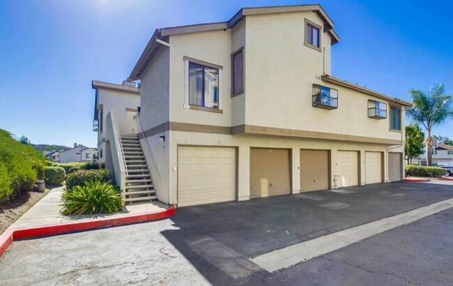 Building Photo - 3693 Avocado Village Ct