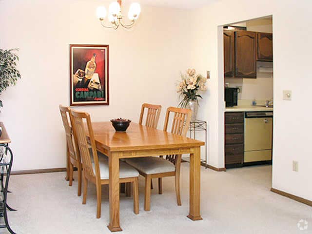 Dining Room - St. Andrews Apartments