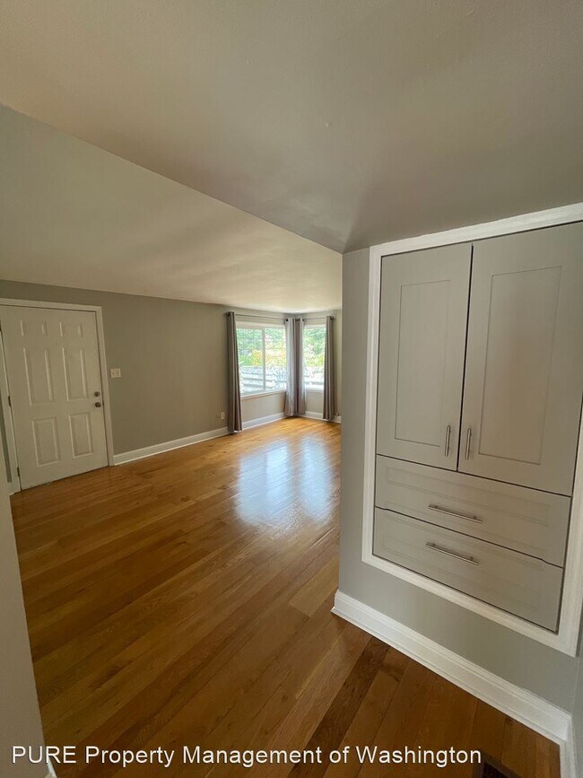 Foto del edificio - 2 br, 1.5 bath House - 9228 14th Ave SW
