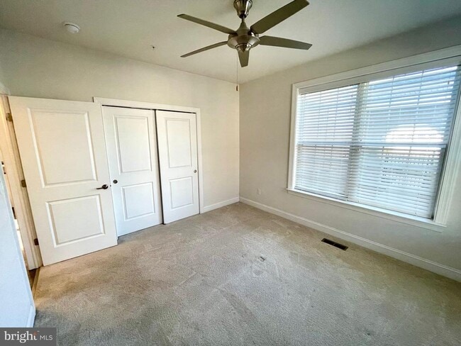 Foto del edificio - 906 Moorings Cir