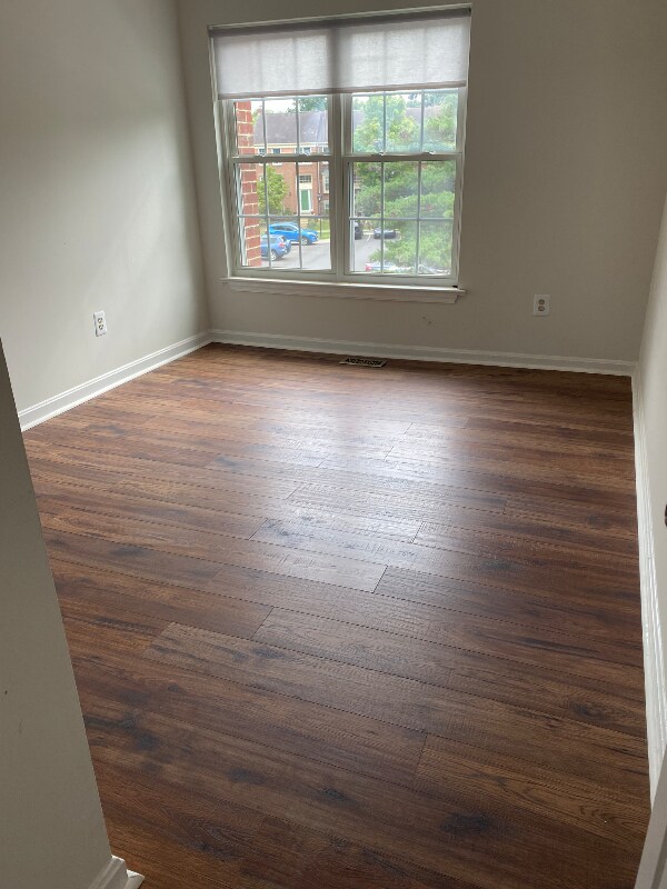 Foto principal - 5205 Cannes Ct