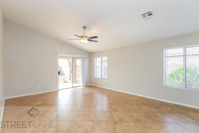 Building Photo - REDUCED! - Now offering $1000 off first fu...