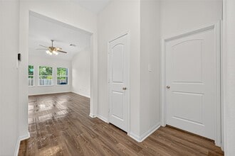 Building Photo - 13927 Katlin Rd