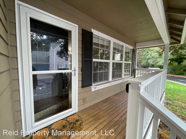 Foto del edificio - 3 br, 2 bath House - 6327 Hamma Hamma Lane NE