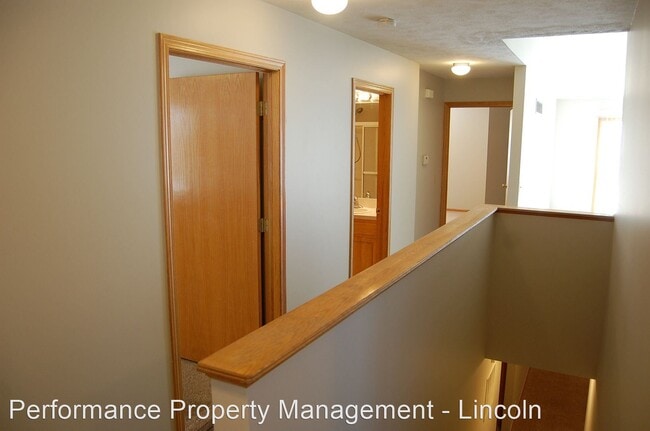Building Photo - 3 br, 2.5 bath House - 2415 Dodge St