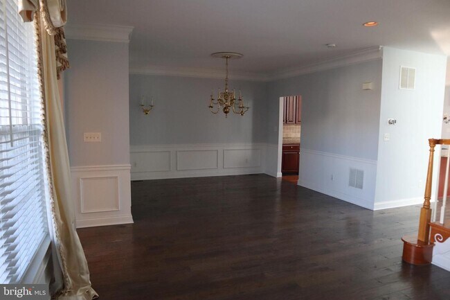 Building Photo - 38 Longview Ln