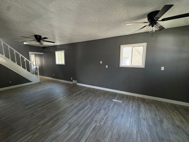 Building Photo - 620 1st Ave