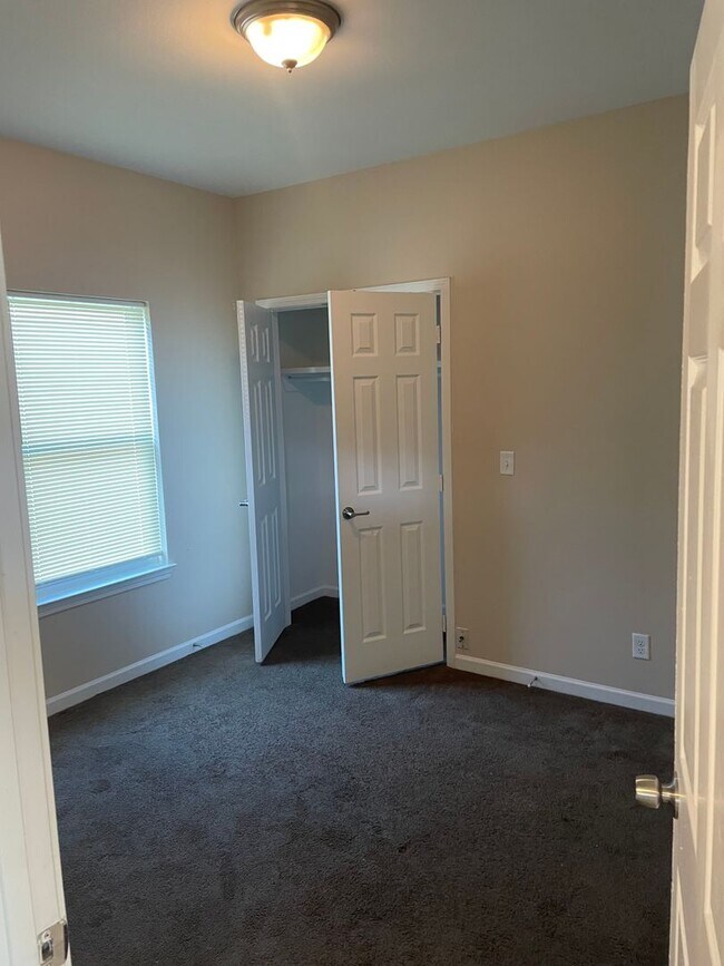 Foto del edificio - 9082 Cedar Ct
