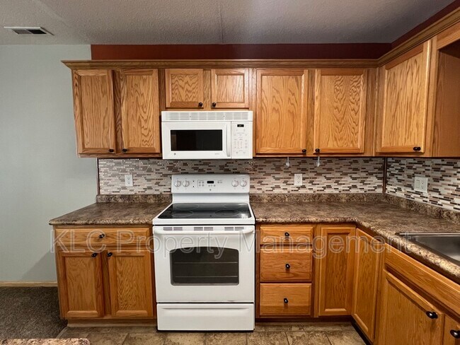 Foto del edificio - 3117 SW Sharmin Ln