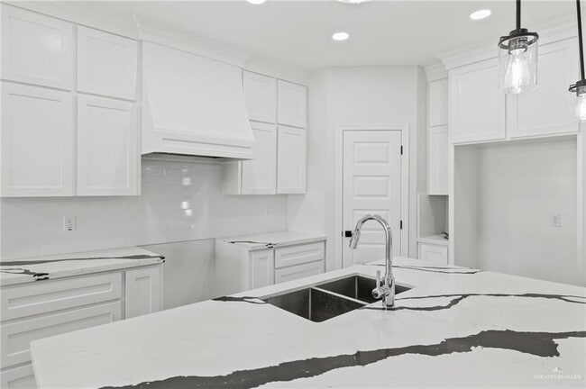 Foto del edificio - 13 N 37th St