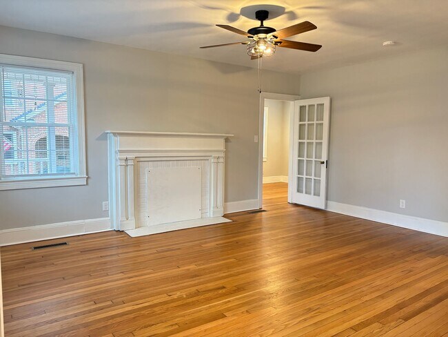 Foto del edificio - MOVE IN SPECIAL: 3 Bedroom, 2 Bathroom House in Eden!