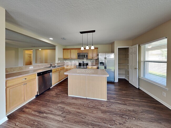 Foto del edificio - 76251 Long Pond Loop