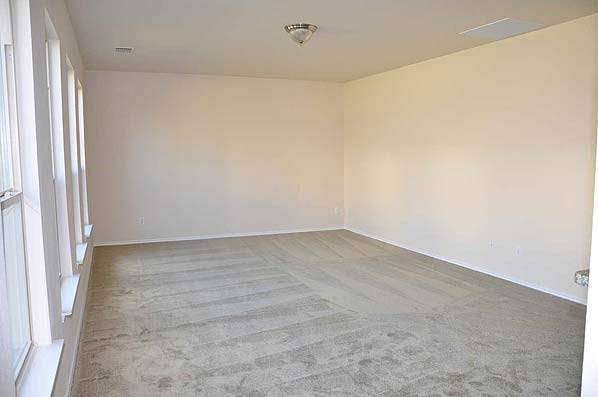 Building Photo - 529 Twin Knoll Dr