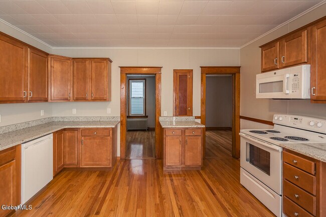 Foto del edificio - 65 Van Derveer St