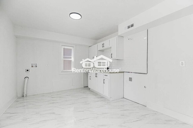 Building Photo - 1508 E 72nd St