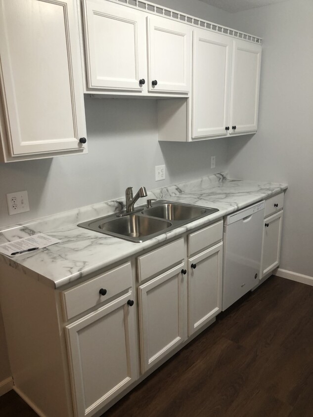 Primary Photo - 1415 Doman Dr